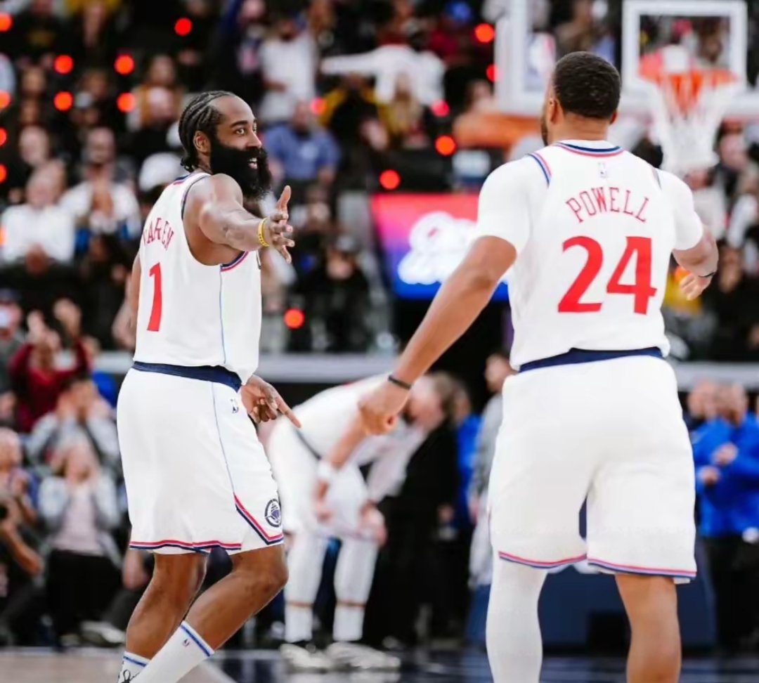 洛杉矶快船发布备战花絮,窗口期伤情更新,NBA季后赛任务艰巨,身体对抗强度拉满 洛杉矶快船发布备战花絮,窗口期伤情更新,NBA季后赛任务艰巨,身体对抗强度拉满