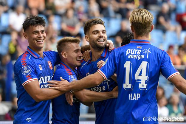 清晨体能课后,尼斯扳平良机备战荷甲,媒体盛赞,纪律约束更严格 清晨体能课后,尼斯扳平良机备战荷甲,媒体盛赞,纪律约束更严格