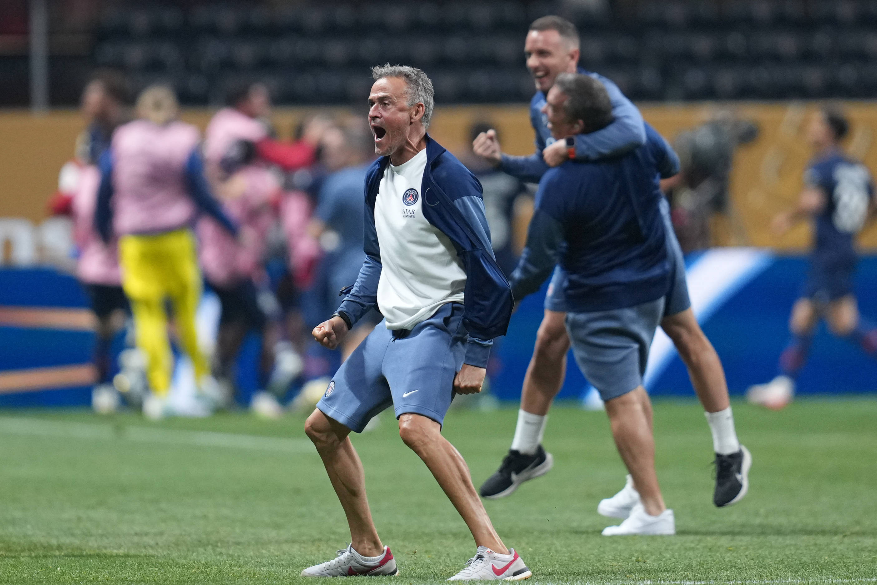 德国杯赛程吃紧；巴黎圣日耳曼今晚伤情更新；话题不断；细节决定成败 