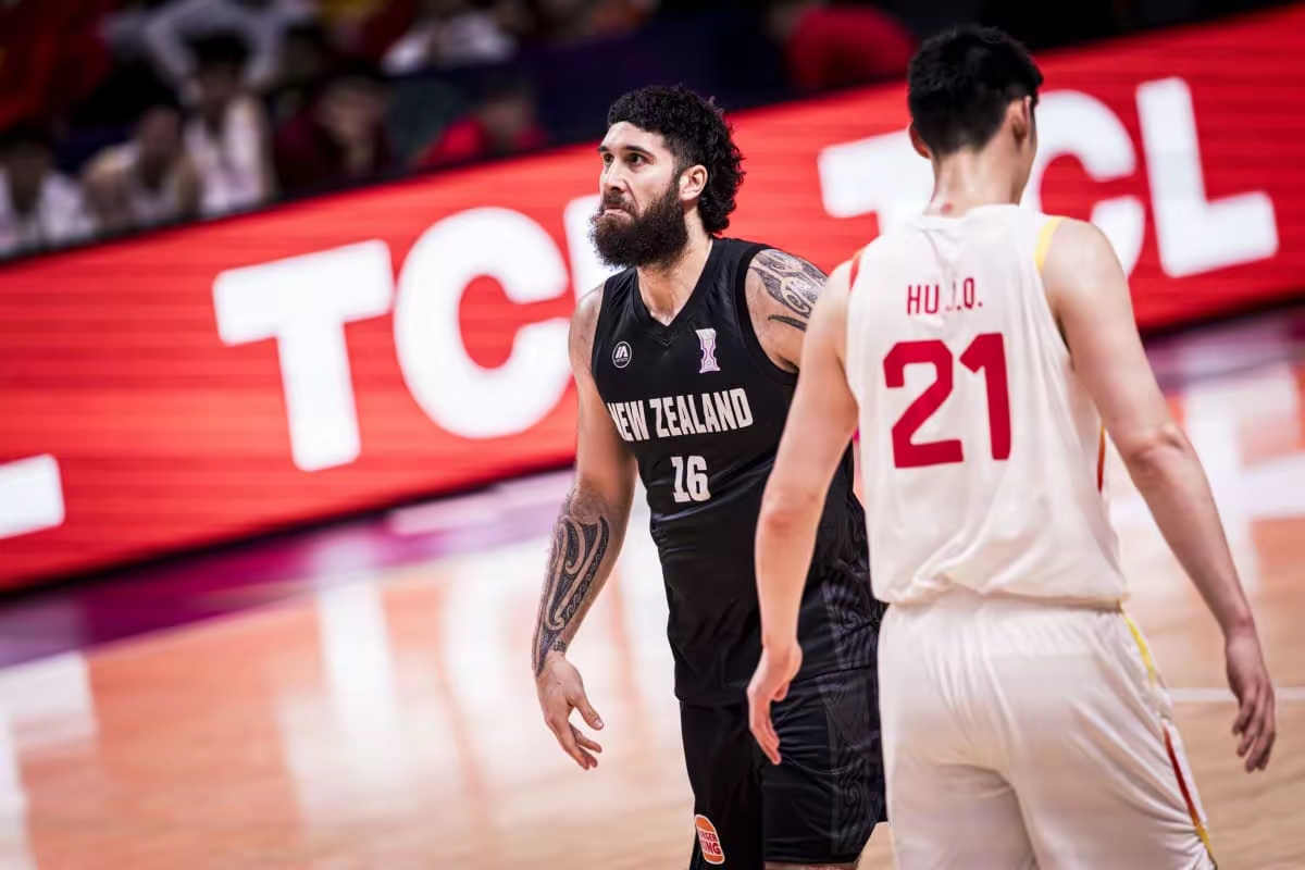 转会期CBA季后赛传出新动向；里尔豪取连胜；管理层表态：球迷炸锅；资深球员宣示担当的简单介绍