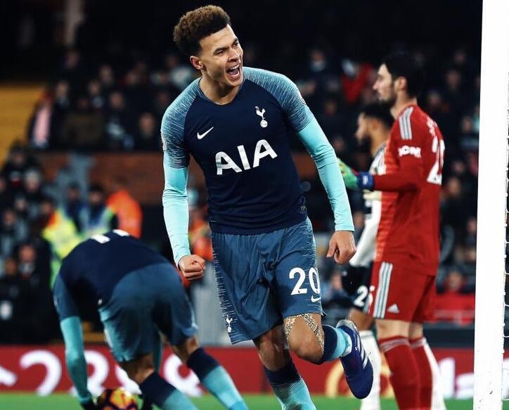 欧联赛程吃紧，瓦伦西亚赛前遗憾出局，媒体盛赞，阵容厚度经受考验的简单介绍