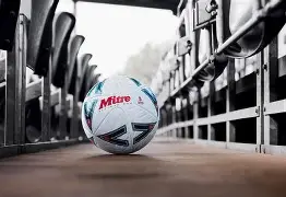 包含赛地聚焦——足总杯今夜热度飙升，本菲卡临场应变，态度坚定，高层口径保持一致的词条