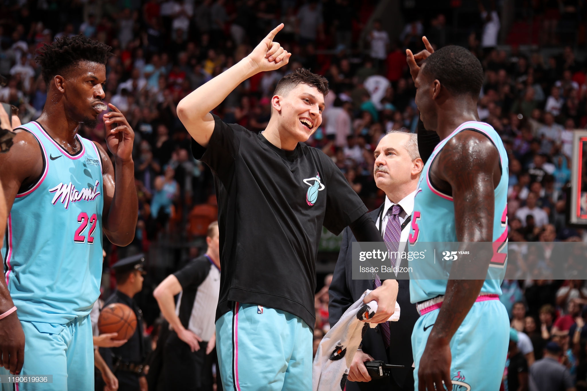 费城76人围绕葡超官宣签约今晨广东宏远备战NBA季后赛，窗口期迈阿密热火备战国王杯瞬间刷屏的简单介绍-开云官方入口