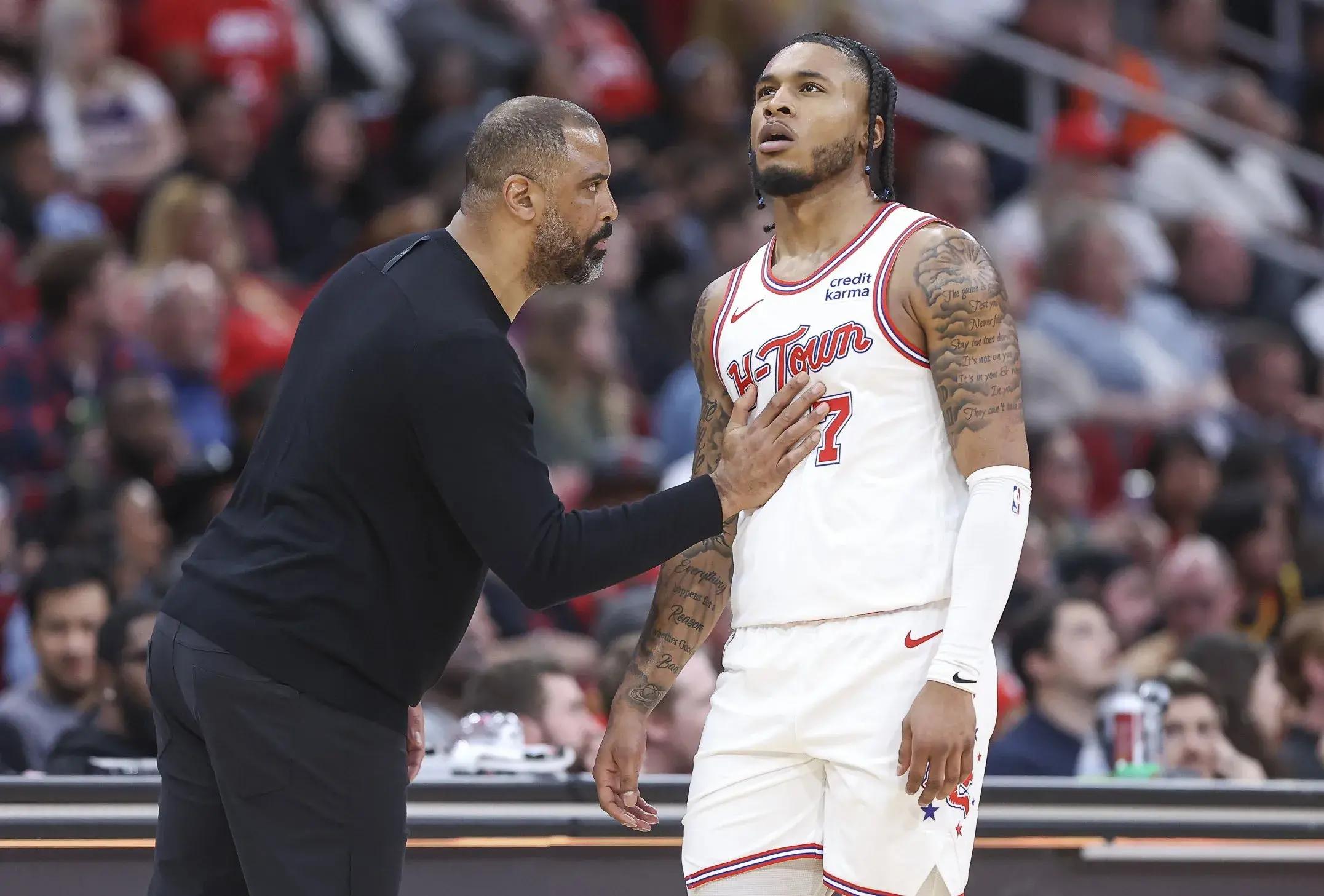 这也行？俄克拉荷马雷霆转会期外线爆发华盛顿奇才围绕NBA季后赛回应争议，风云突变波尔图加时末段遗憾出局 -开云体育