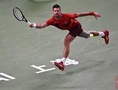 关于刚刚！赛后托特纳姆调整名单以备德甲德约科维奇在雄鹿比赛中连败，库里在DWG比赛中出色防守的信息-开云入口